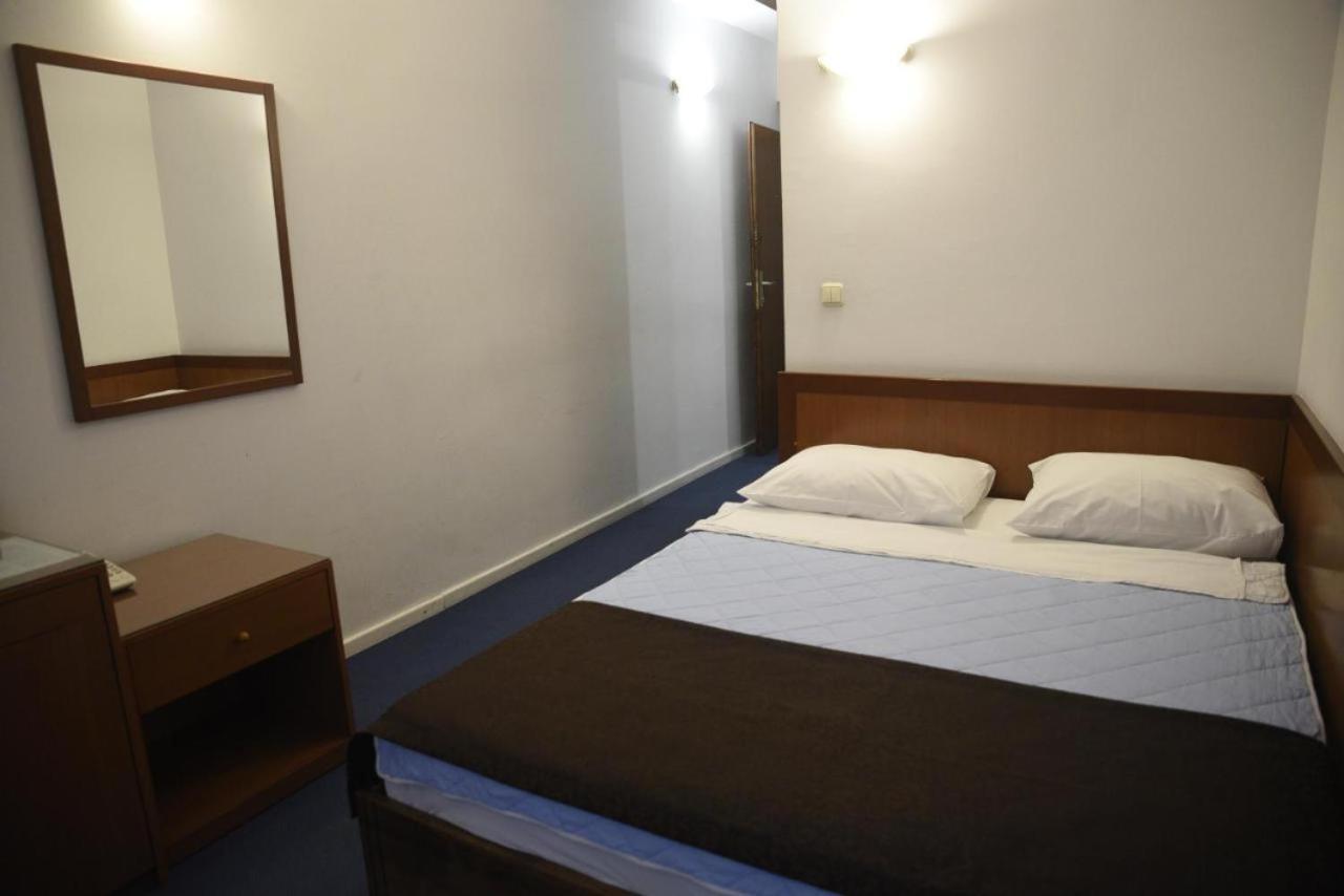 Hotel Saraj SJJ Eksteriør bilde