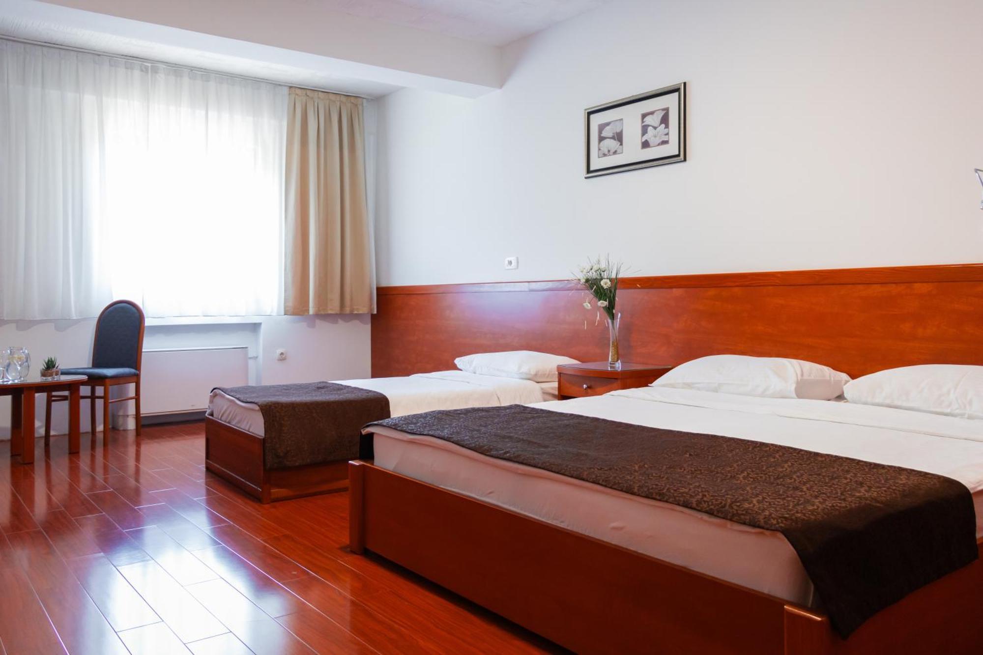 Hotel Saraj SJJ Eksteriør bilde