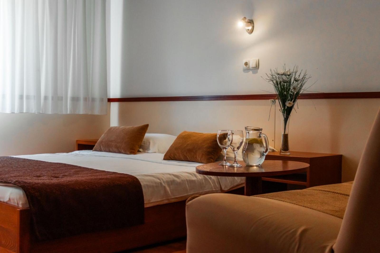 Hotel Saraj SJJ Eksteriør bilde